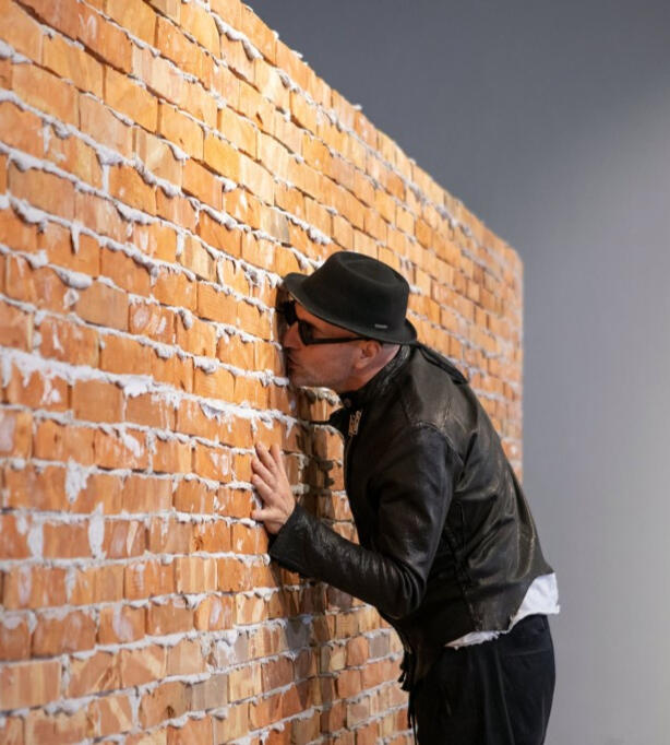 Solo exhibition – COD (Center for Openness and Dialogue – Prime Minister’s Office Hall, Tirana) Artist: ROBERT DRAGOT , Curated by Klod Dedja.
